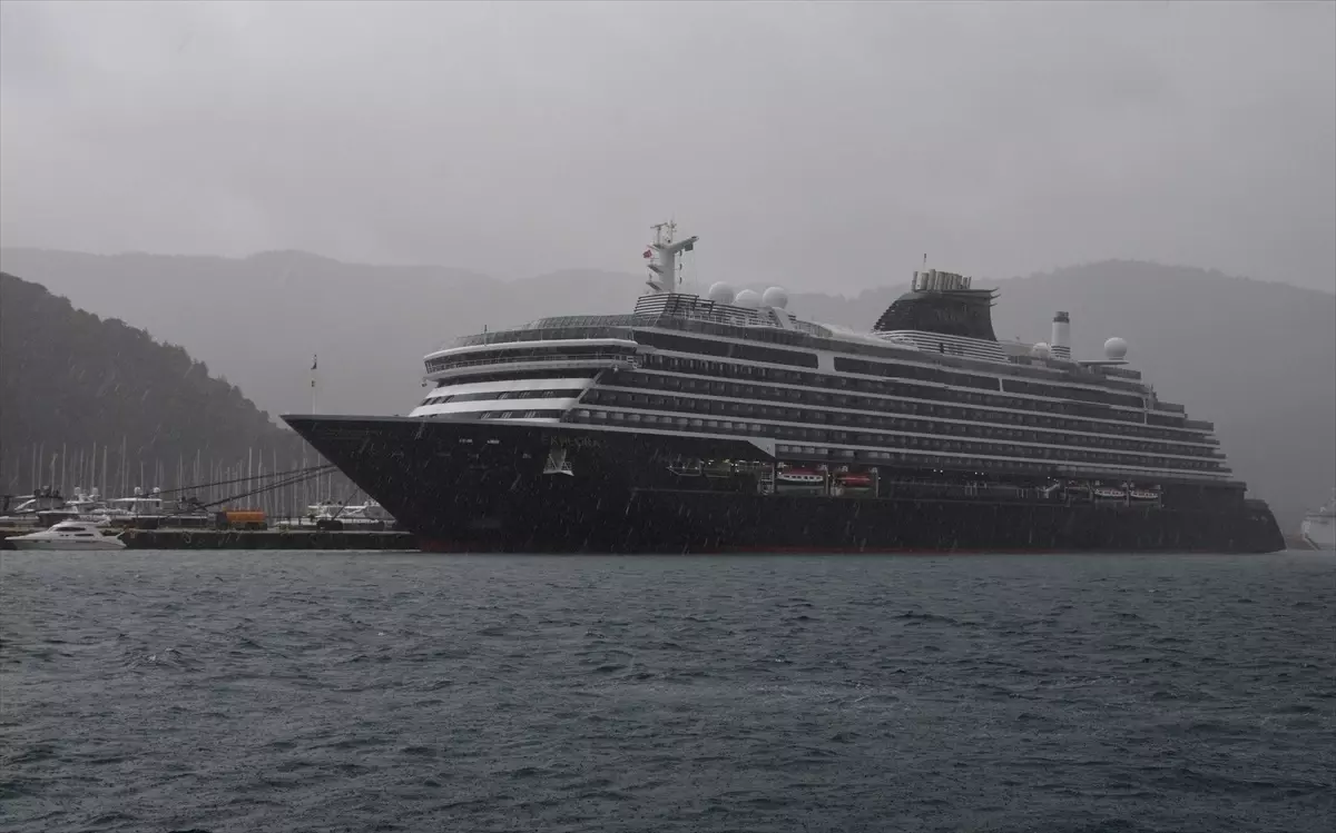 Marmaris\'e Lüks Kruvaziyer Geldi