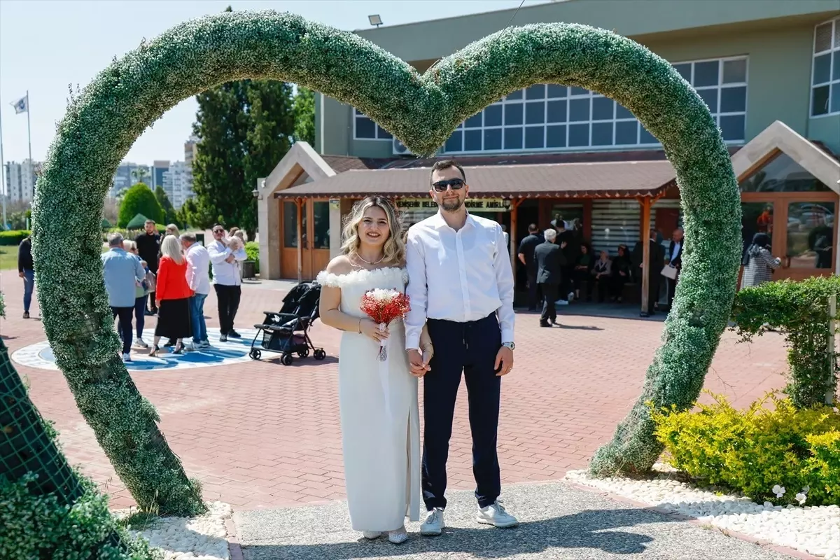 Çiftler 05.05.2025 İçin Nikah Dairesinde Yoğunluk Oluşturdu