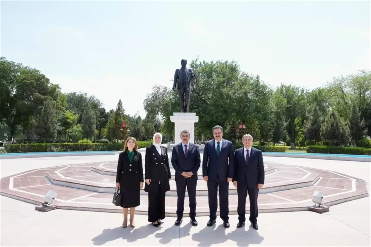 Bakan Tekin, Türkmenistan\'da Büyükelçi Demirok\'u Ziyaret Etti