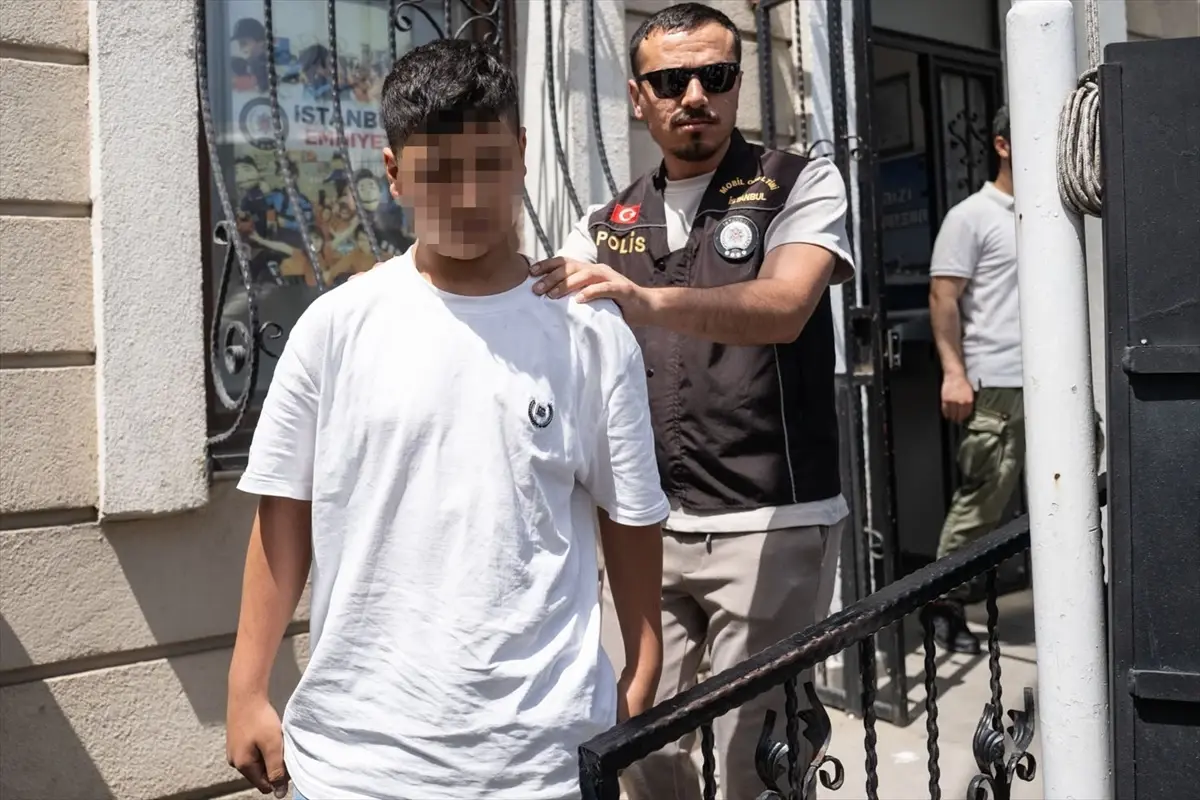 Kadıköy\'de Bıçaklama Olayında 2 Şüpheli Tutuklandı