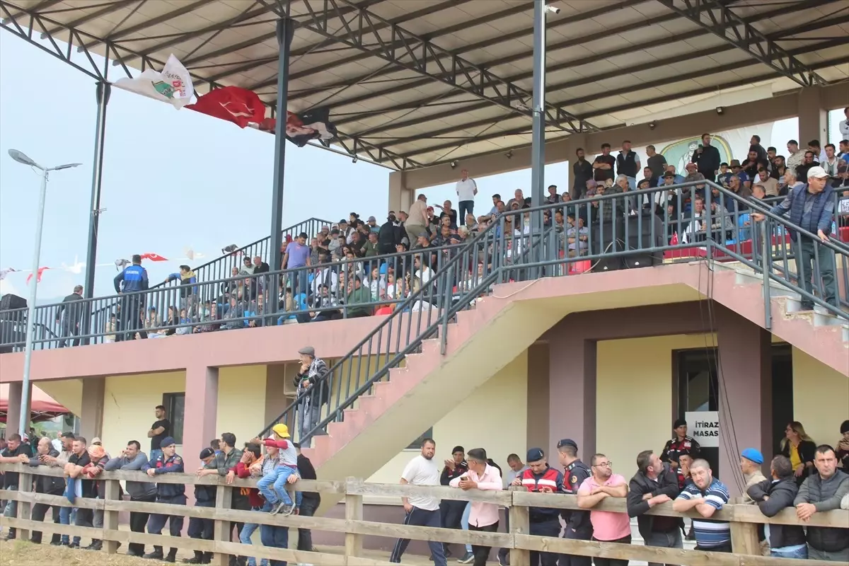 Ödemiş\'te Rahvan At Yarışları Düzenlendi