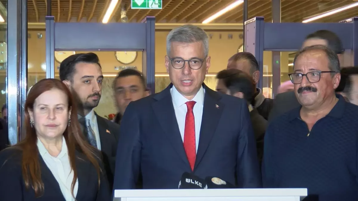 Sırrı Süreyya Önder\'e Ziyaret