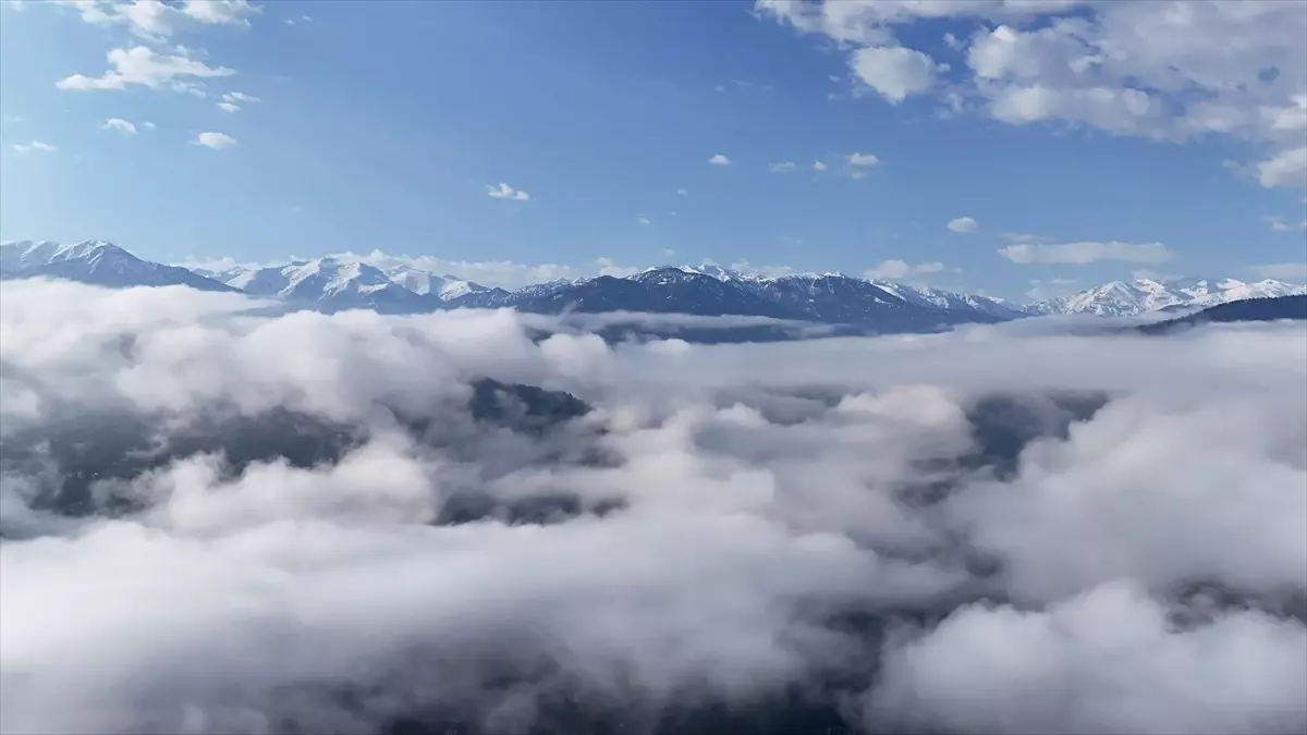 Kaçkar Dağları\'nda Büyüleyici Sis Manzarası