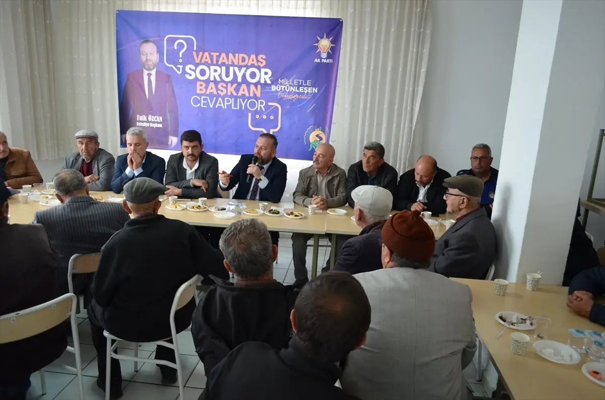 Başkan Özcan Mahallede Vatandaşlarla Buluştu