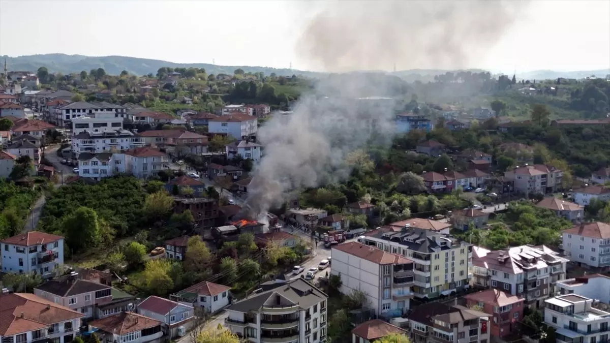 Karasu\'da Ev Yangını