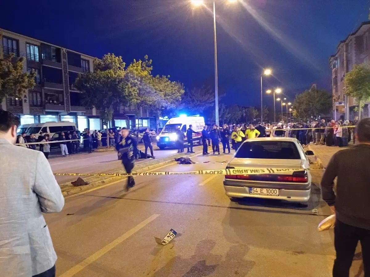 Hendek\'te Trafik Kazası: 2 Kadın Hayatını Kaybetti