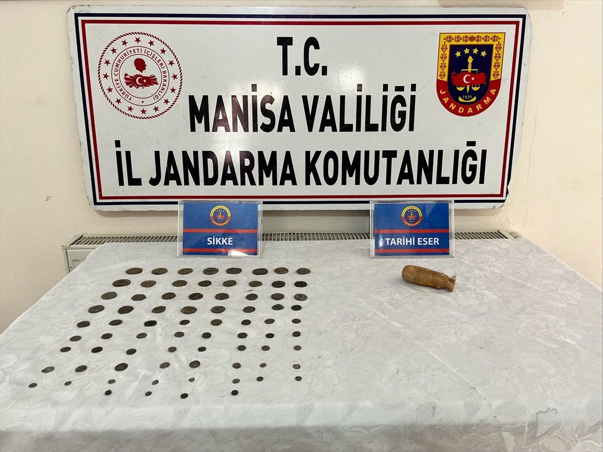 Tarihi Eser Kaçakçılığı: 76 Sikke Ele Geçirildi