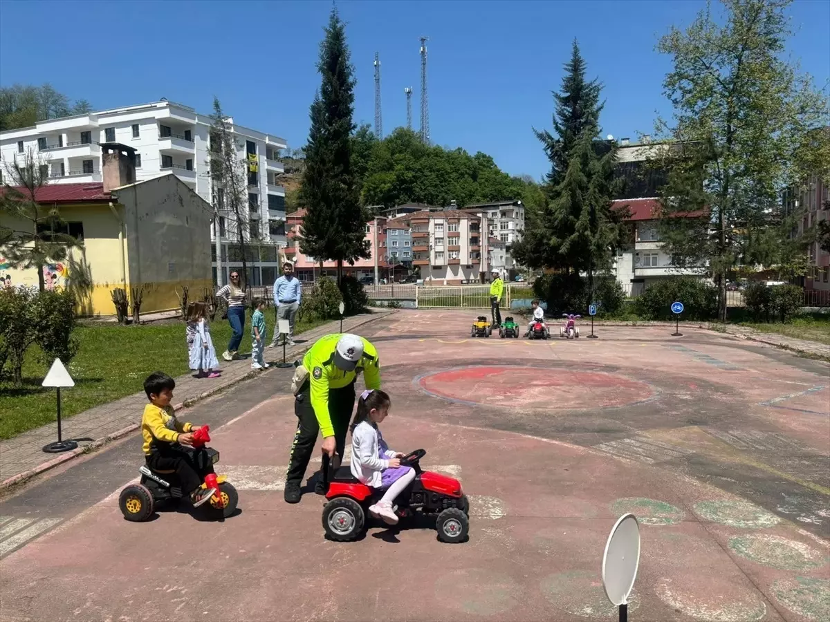 Miniklere Trafik Eğitimi