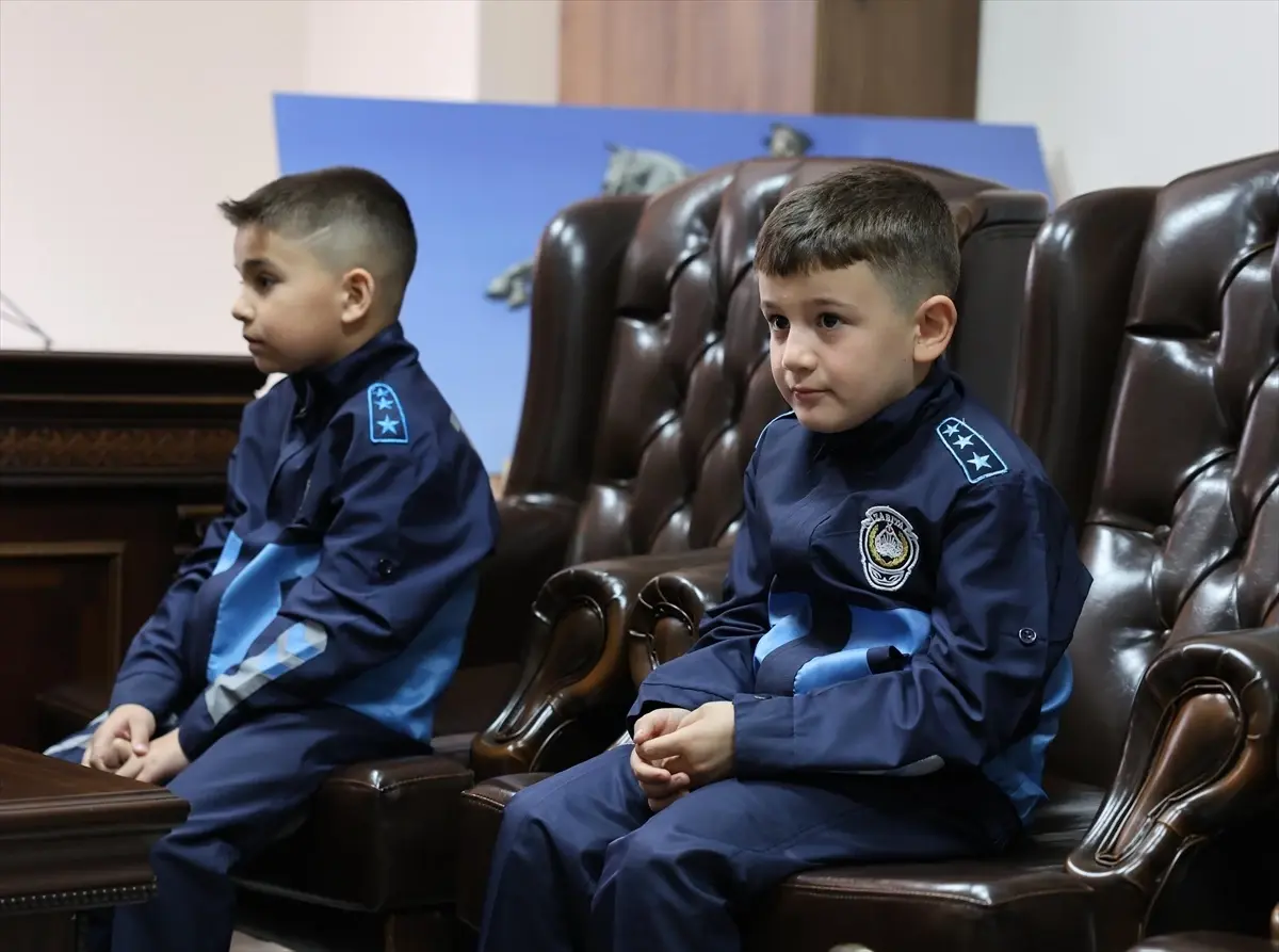 Minik Zabıtalar Vezirköprü\'de Görevde
