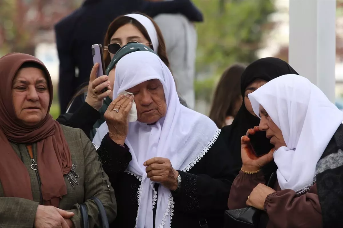 Şarkışla\'da Hacı Adayları Uğurlandı
