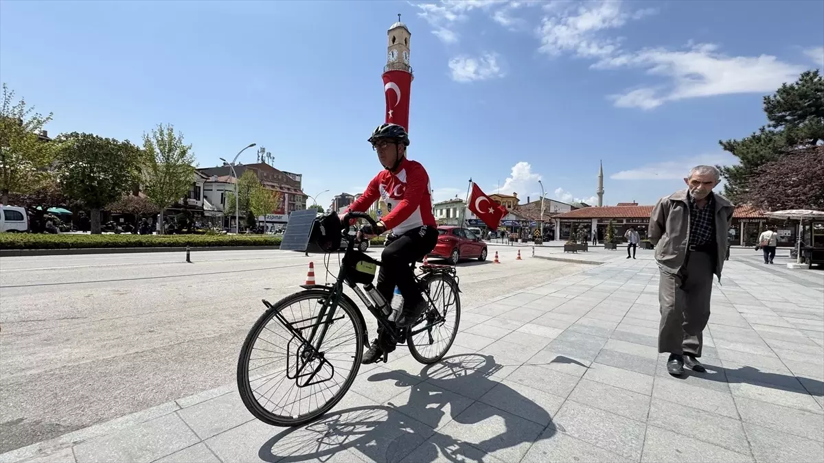 Şehit öğretmen Şenay Aybüke Yalçın anısına Batman\'dan Çorum\'a pedal çevirdi