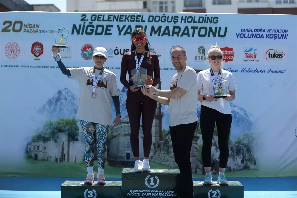 Şehit Ömer Halisdemir anısına düzenlenen yarı maraton koşuldu