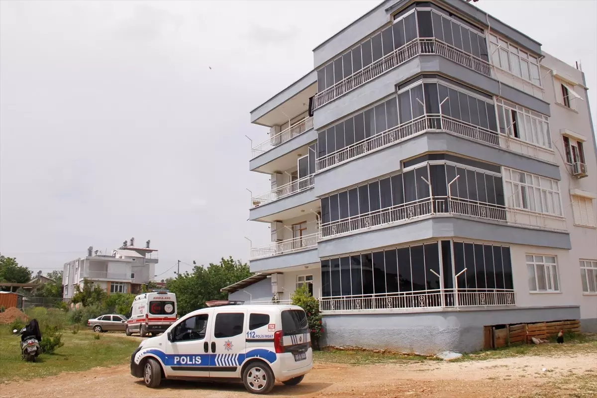 Antalya\'da Ev Yangını Söndürüldü