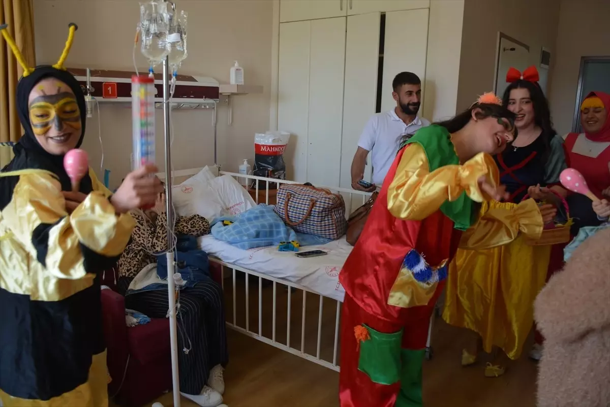 Üniversite Öğrencileri Hasta Çocuklar İçin Etkinlik Düzenledi