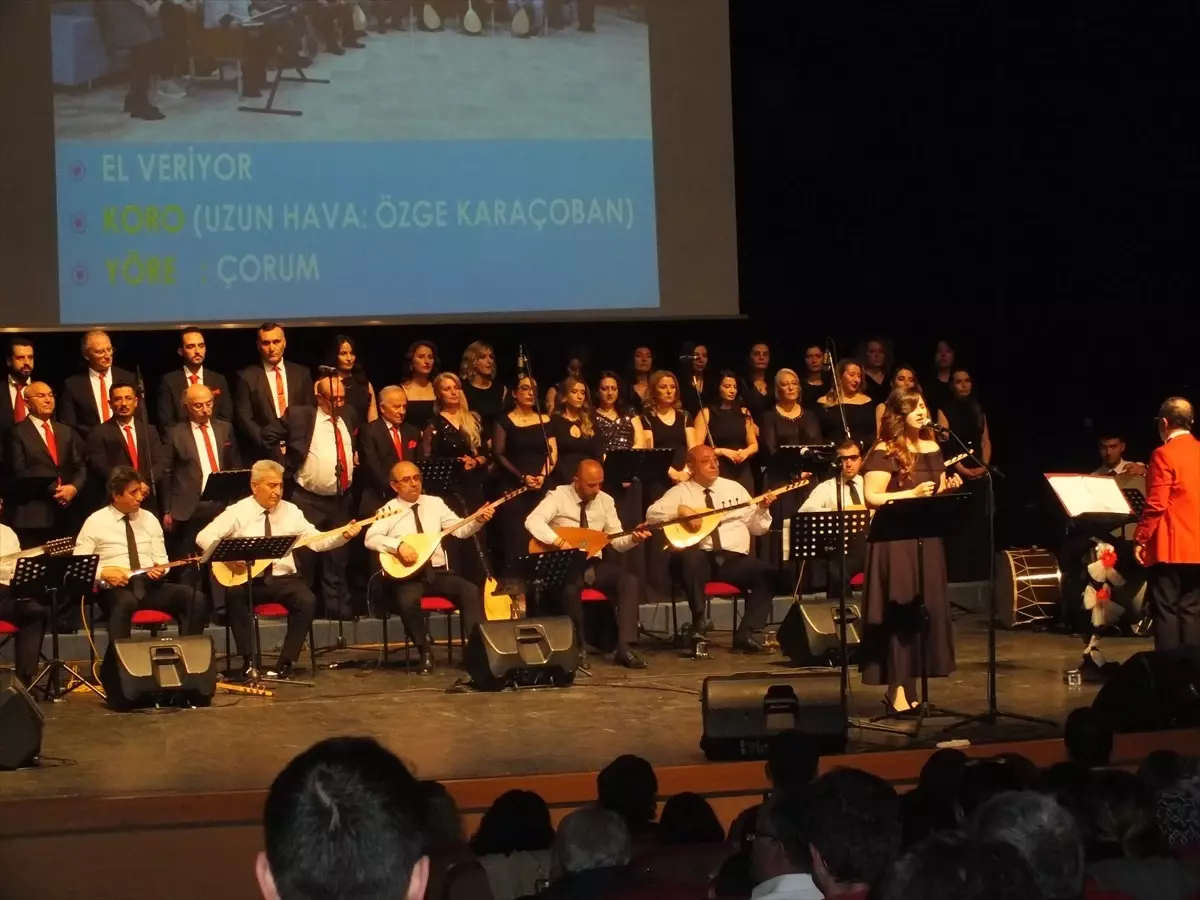 Türk Halk Müziği Korosundan \'Yörelerimizin Sesi\' Konseri