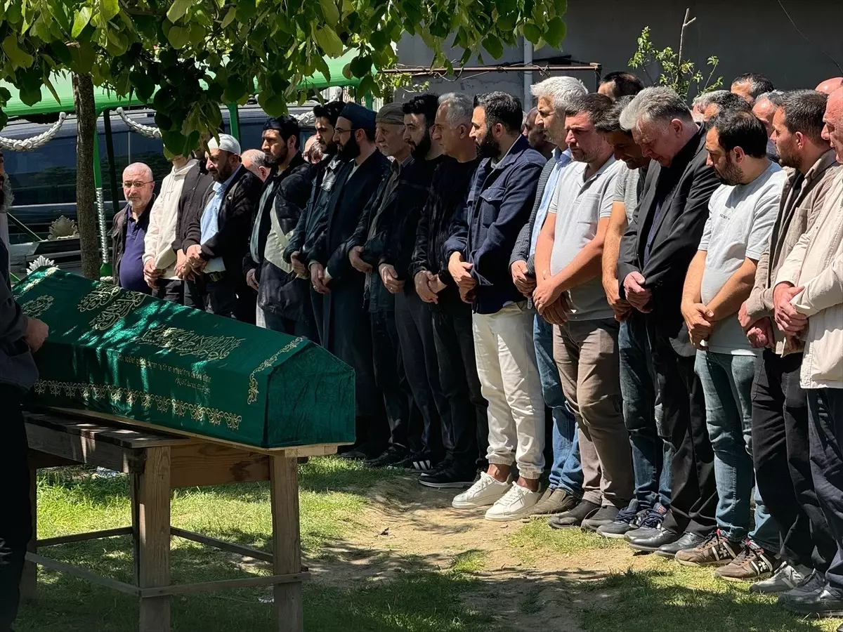 Demans Hastası İshak Öztürk\'ün Cenazesi Defnedildi