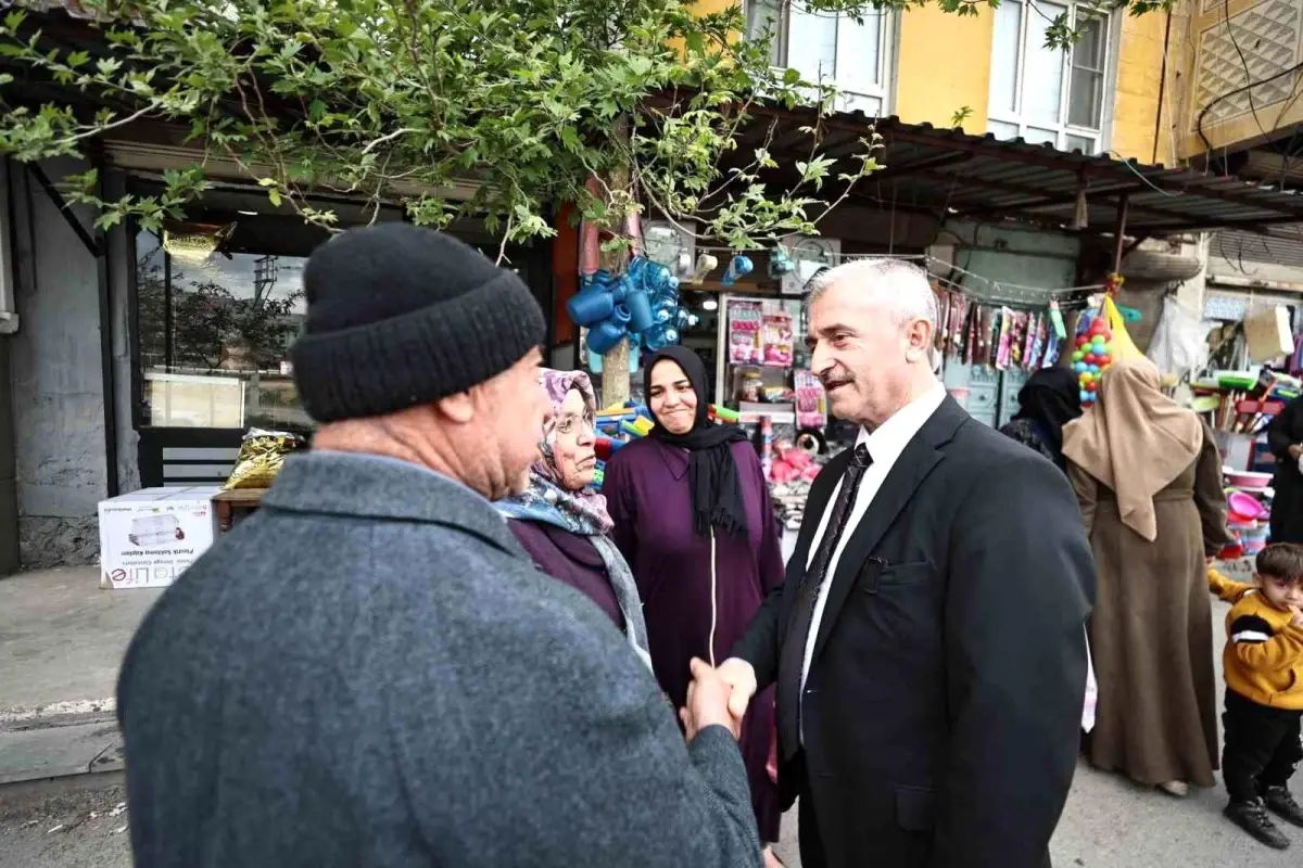 Başkan Tahmazoğlu Kılınçoğlu Semt Pazarı\'nı Ziyaret Etti
