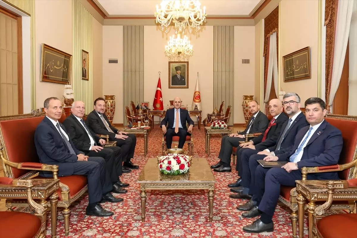 Kurtulmuş, MÜSİAD Heyetini Kabul Etti