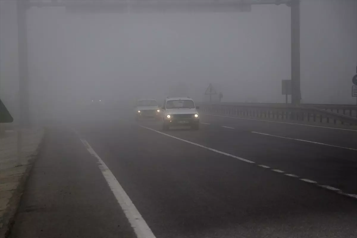 Tekirdağ\'da Görüş Mesafesi 50 Metreye Düştü