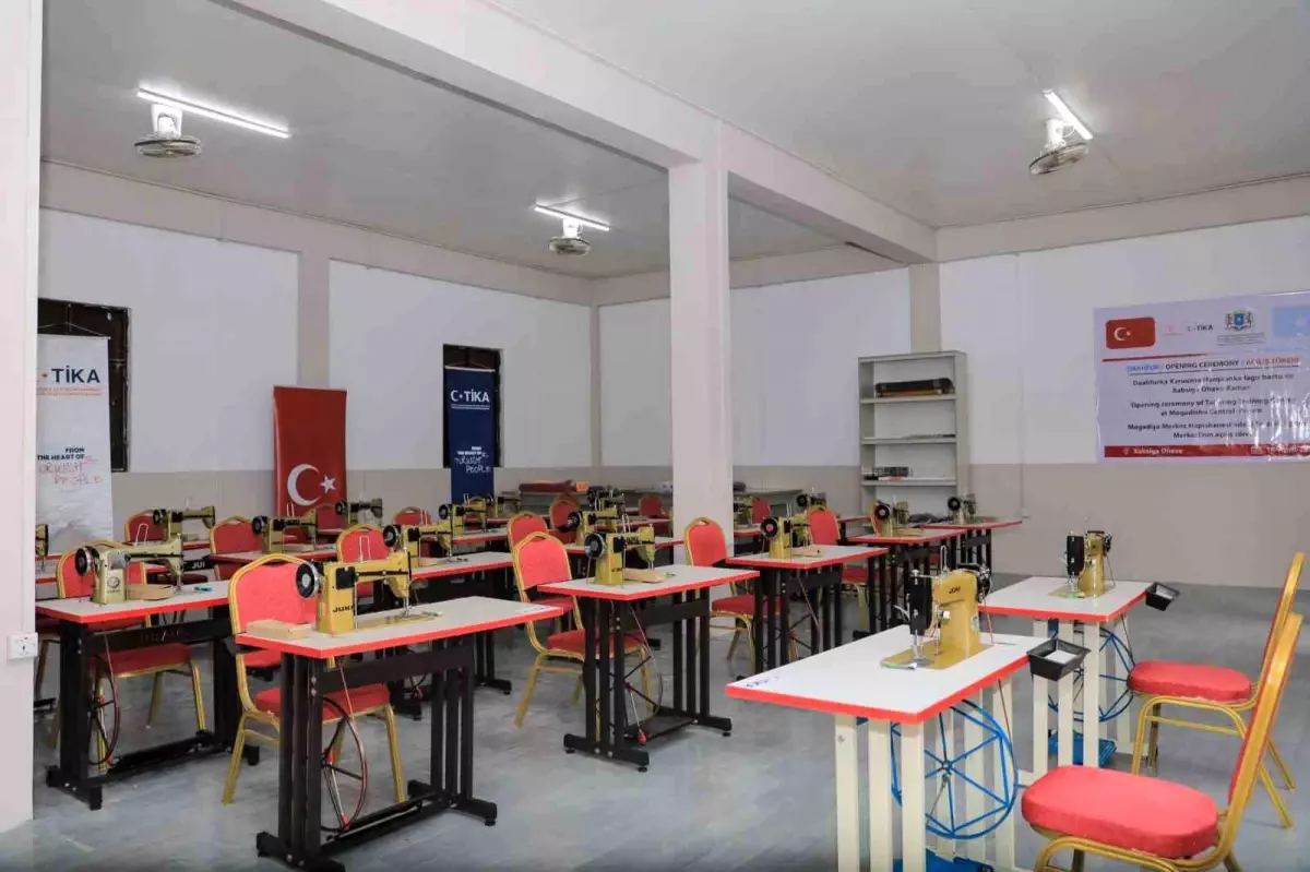 TİKA\'dan Somali\'de Terzilik Atölyesi