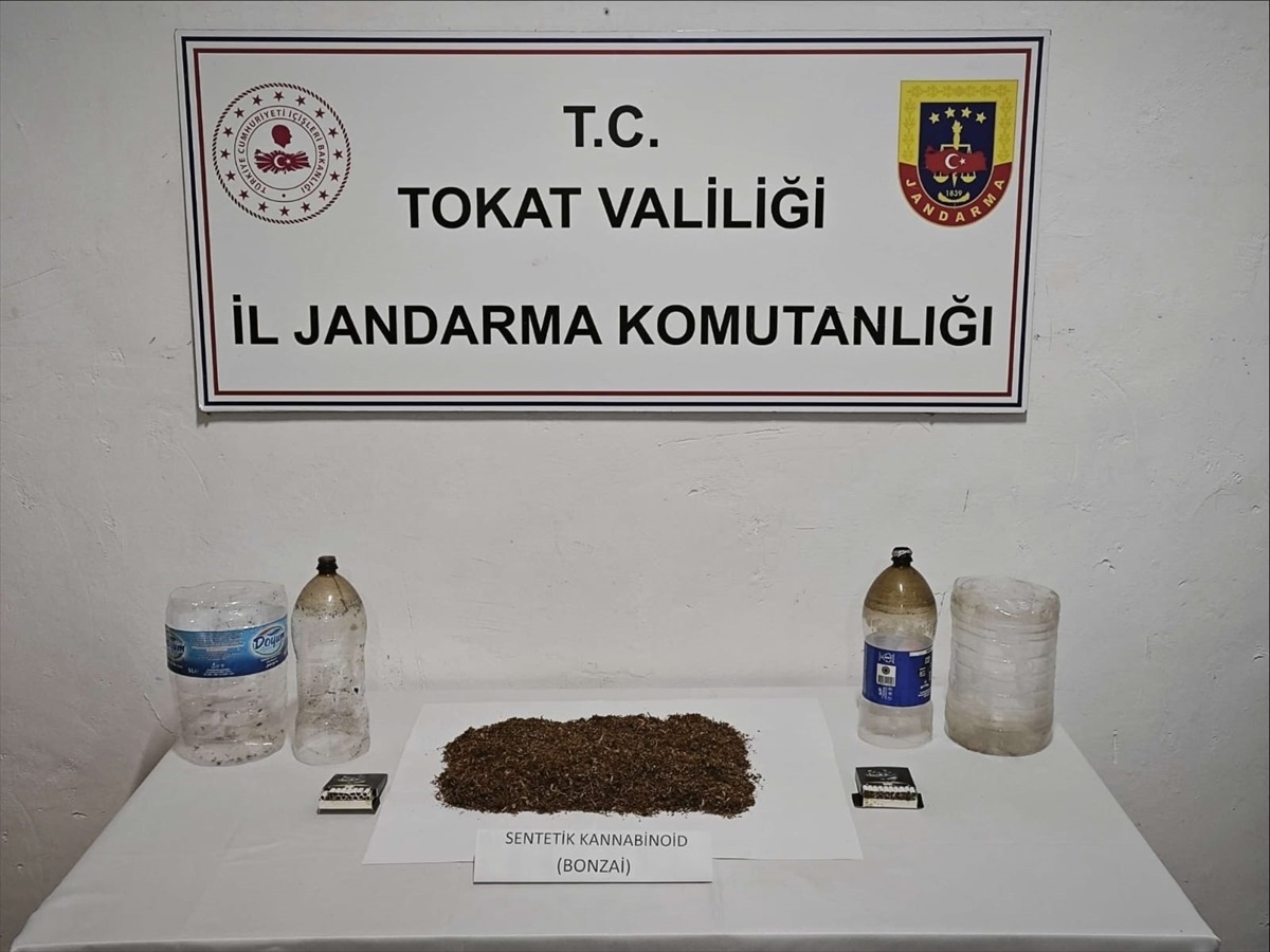 Tokat\'ta Uyuşturucu Operasyonları: 20 Gözaltı