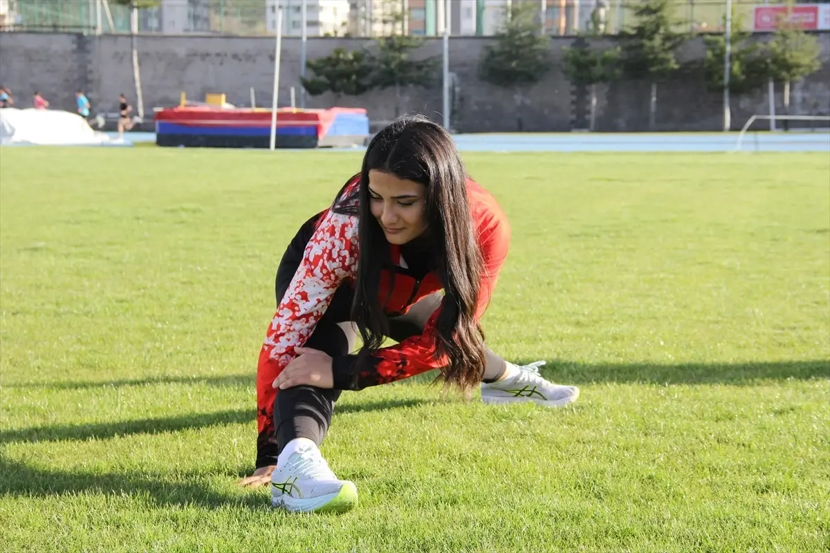 Türkiye şampiyonu milli atlet Sinem Yurt\'un hedefi EYOF\'ta şampiyonluk