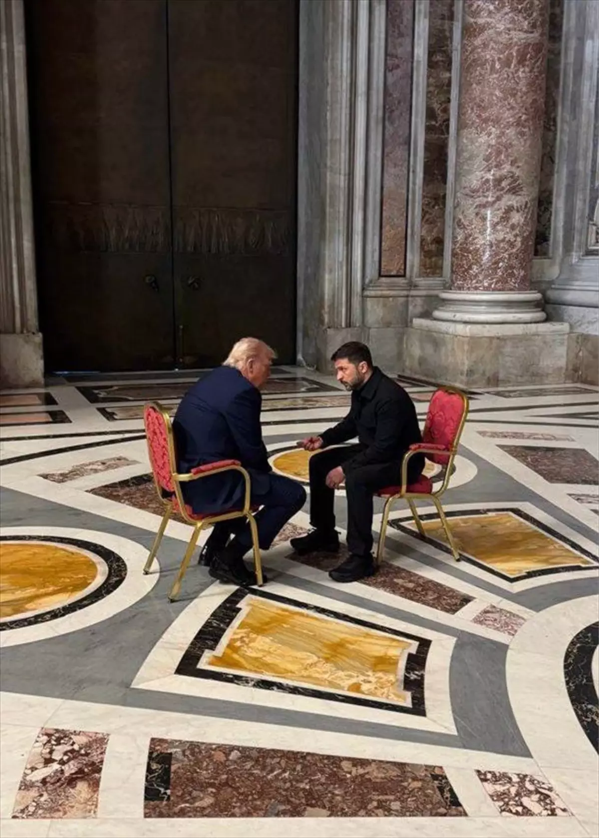 Zelenskiy ve Trump\'tan Ateşkes Teması