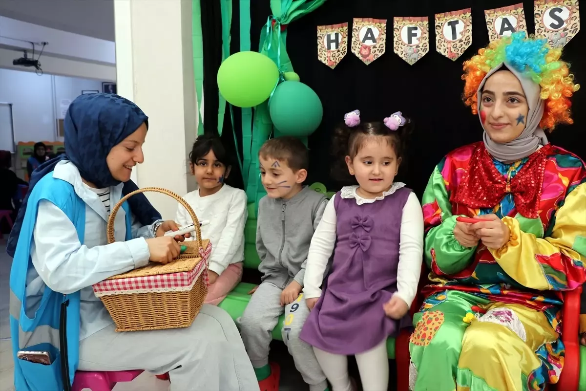 Üniversite Öğrencilerinden Çocuklara Çevre Bilinci