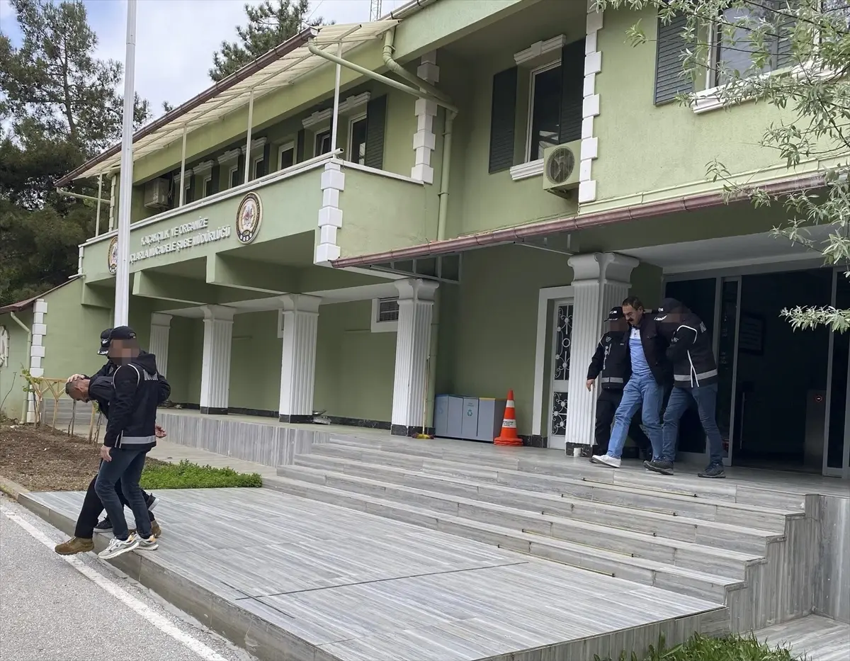 Uşak\'ta Sahte Kimlik Operasyonu