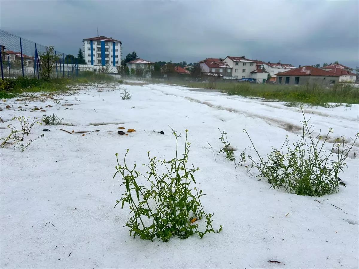 Uşak\'ta Şiddetli Sağanak ve Dolu