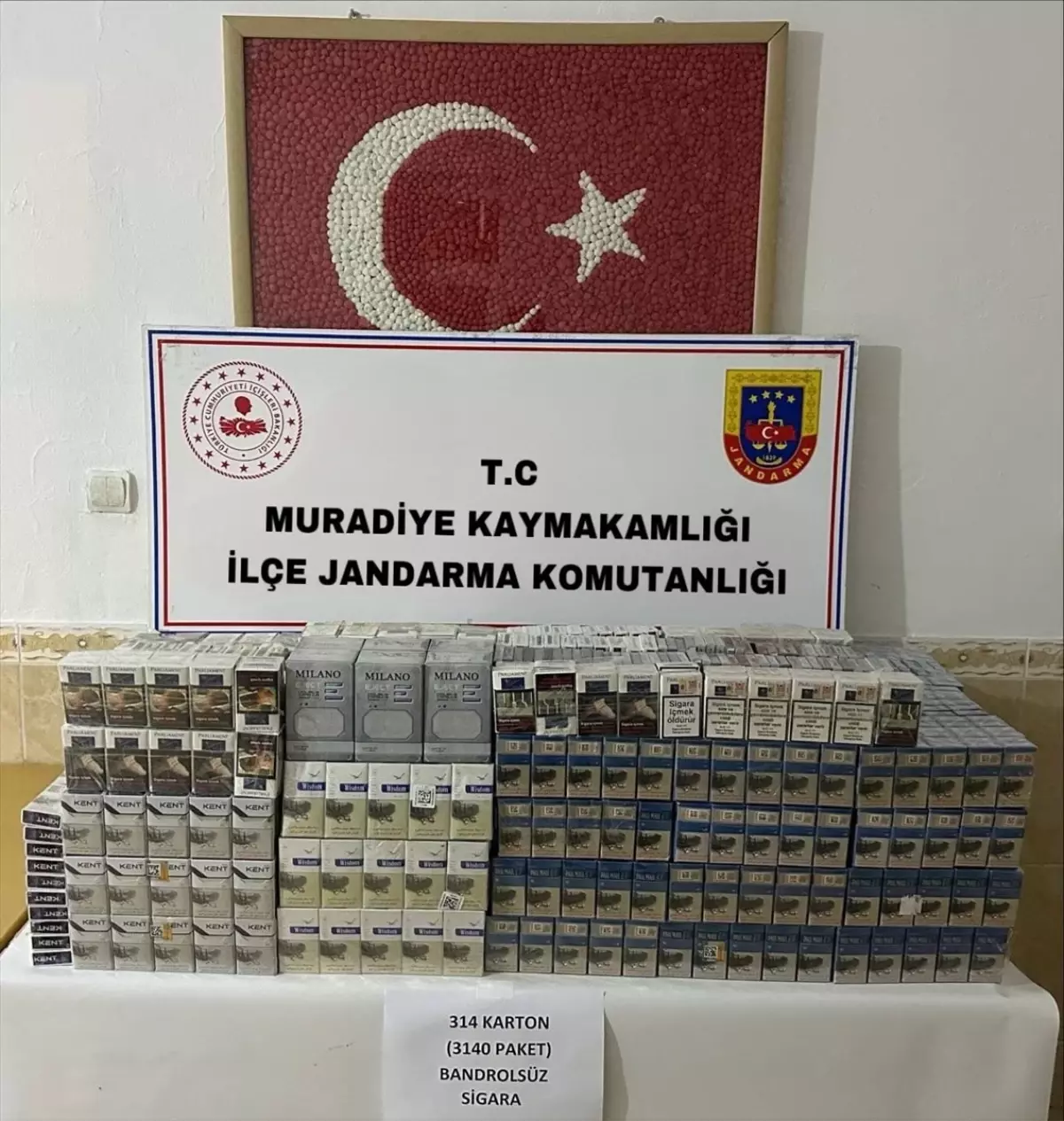 Muradiye\'de Kaçak Sigara Operasyonu