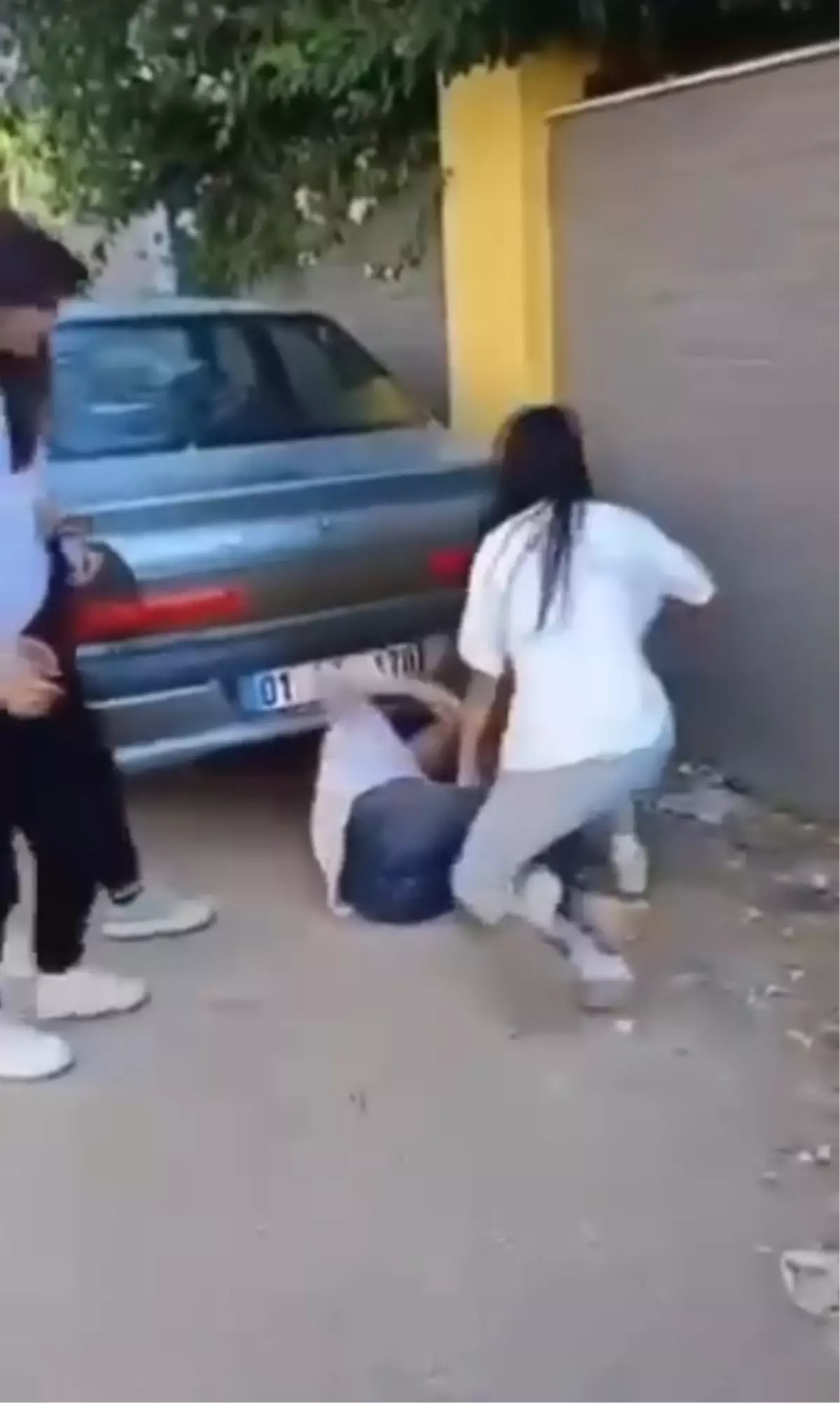 Adana\'da Kız Kavgası Kamerada