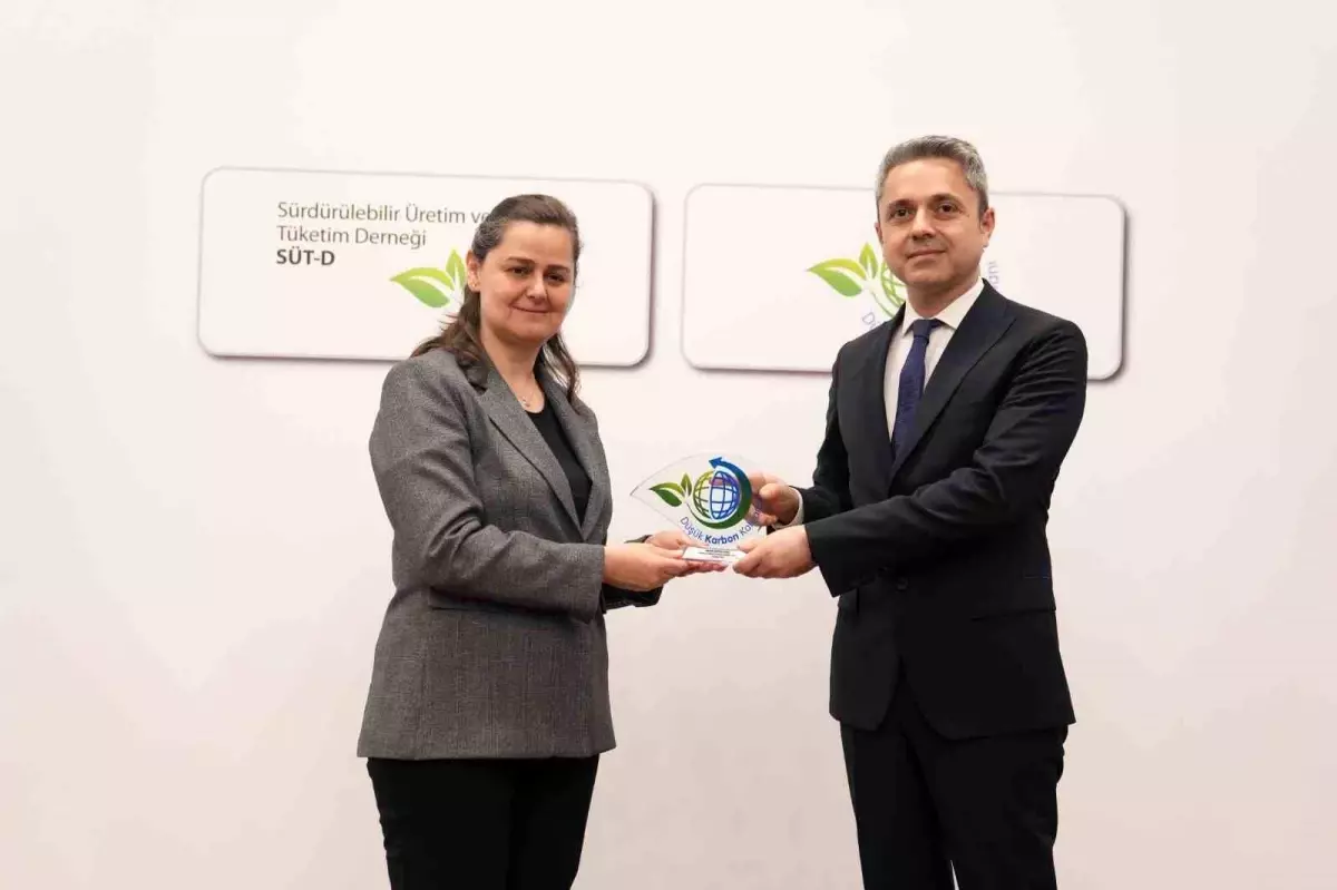 Aksa Doğalgaz, Düşük Karbon Kahramanı Ödülünü Aldı