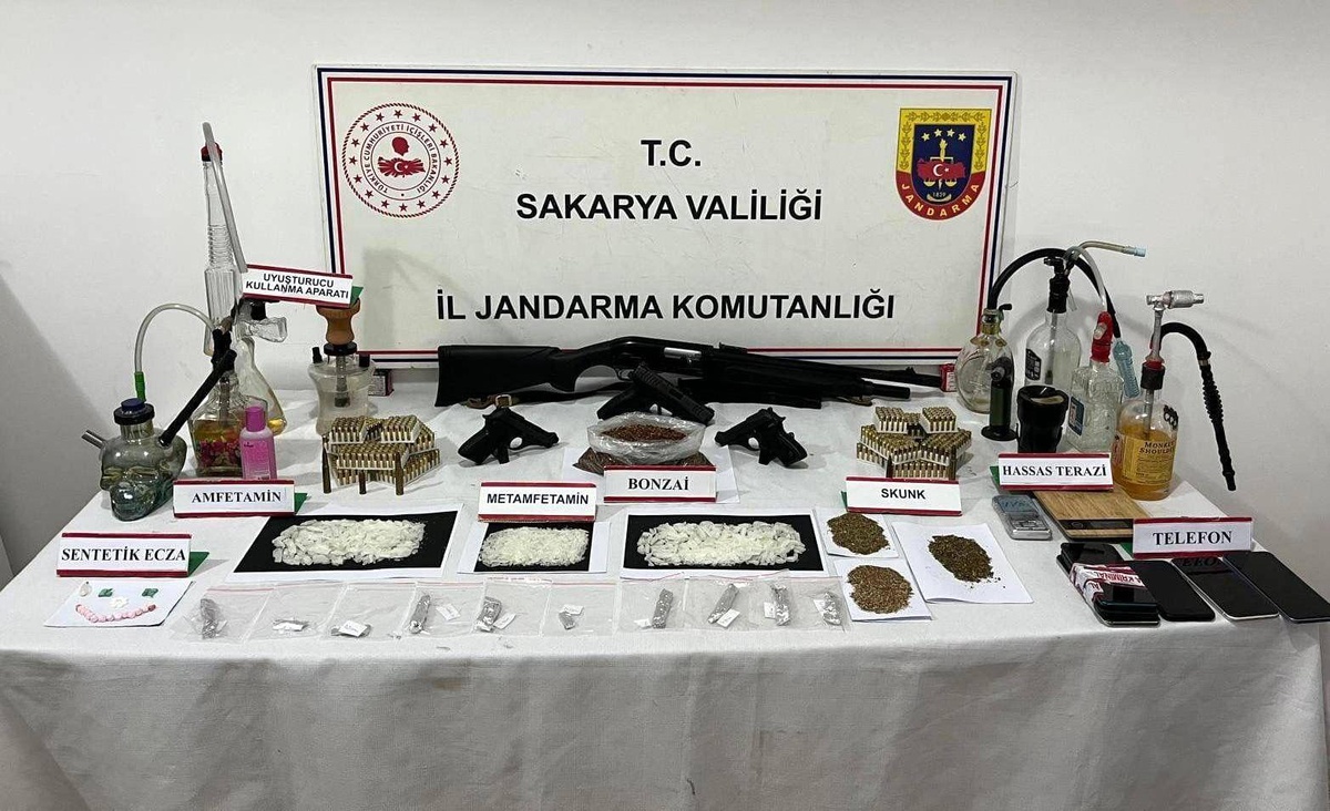 Sakarya\'da Uyuşturucu Operasyonu: 2 Tutuklama