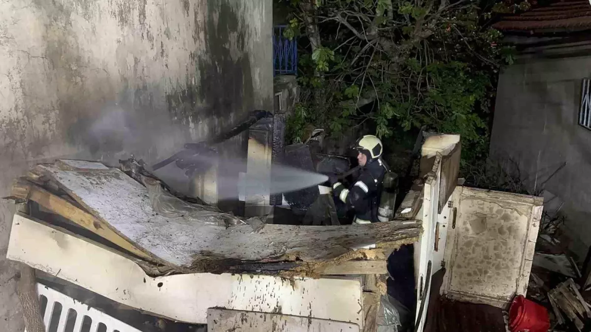 Gebze\'de Gecekondu Yangını