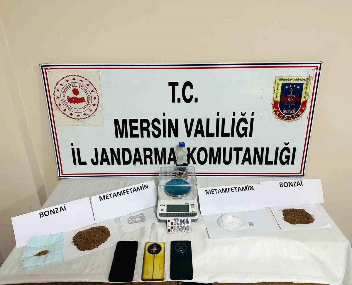 Mersin\'de Uyuşturucu Operasyonu: 2 Gözaltı