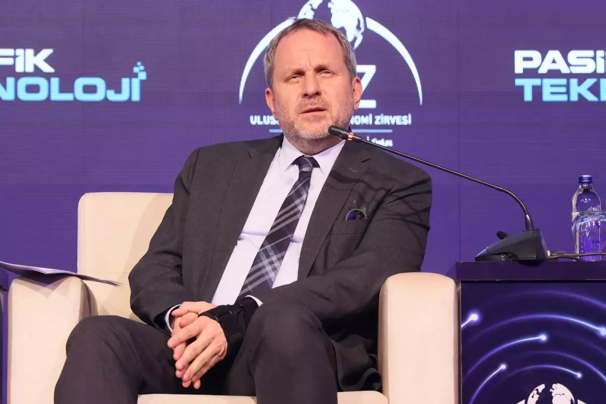 Savunma Teknolojilerinin Geleceği Zirvede Tartışıldı