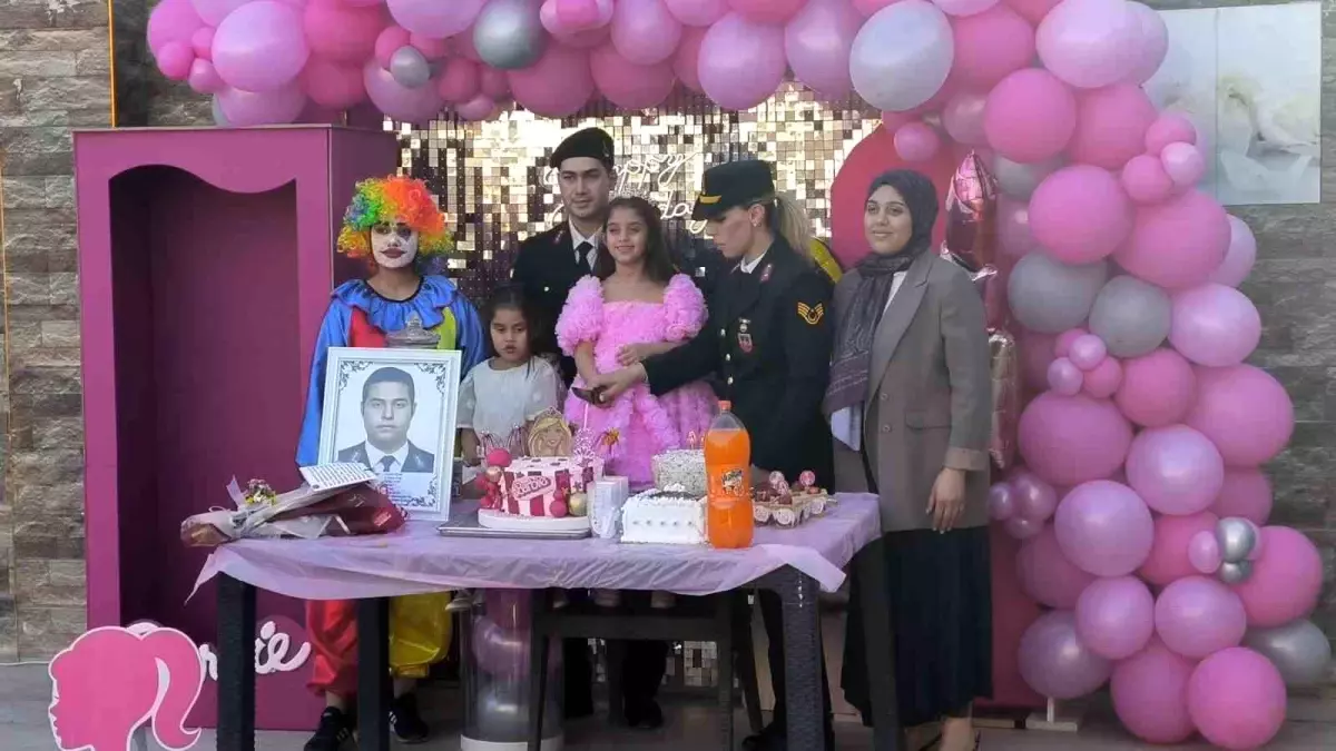 Şehit kızı Elmas, 6\'ncı yaş gününü babasının silah arkadaşlarıyla birlikte kutladı