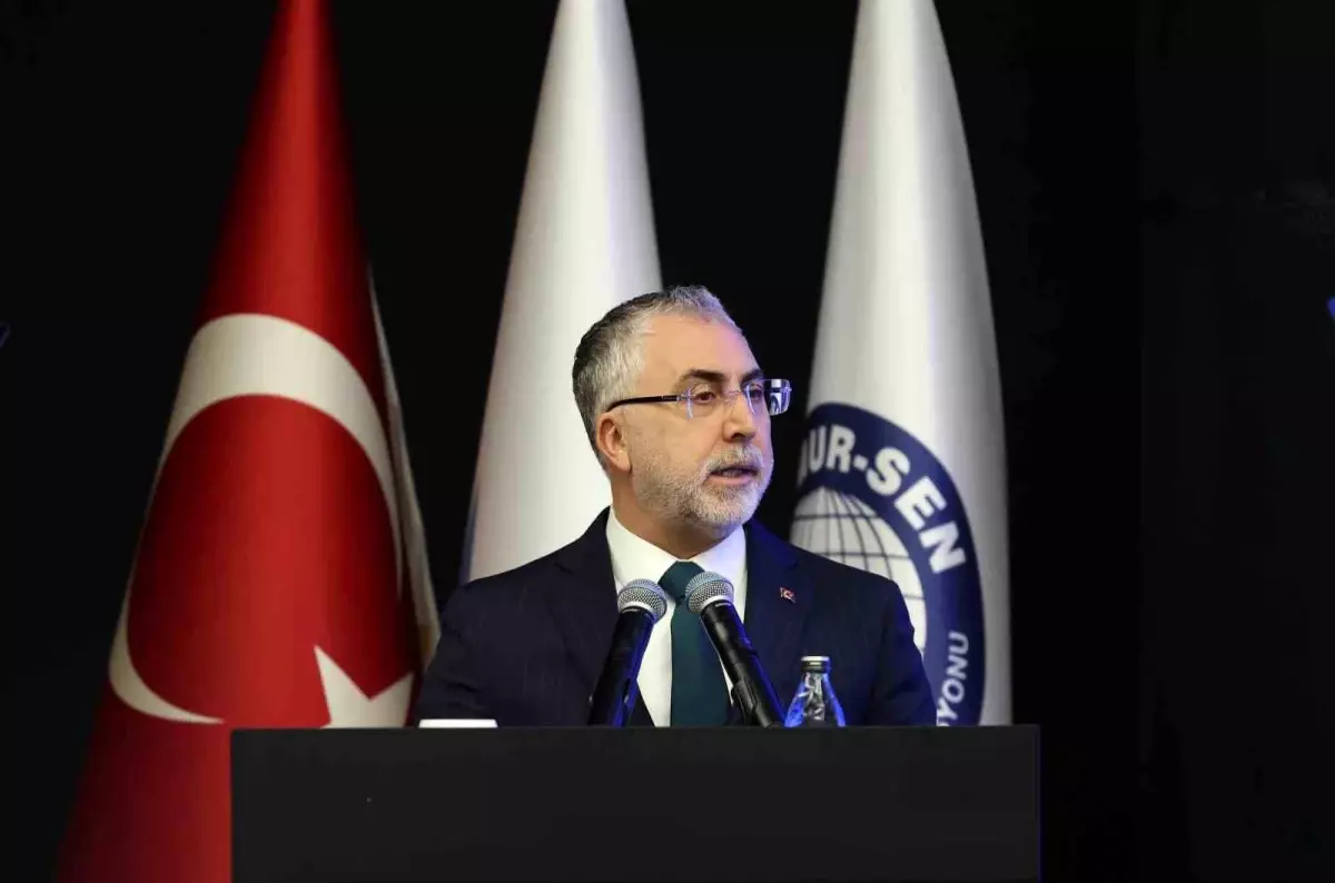 Bakan Işıkhan: "Kamuda sendikalaşma oranı 2002\'de yüzde 50\'den bugün yüzde 75,2\'ye yükselmiş durumda"