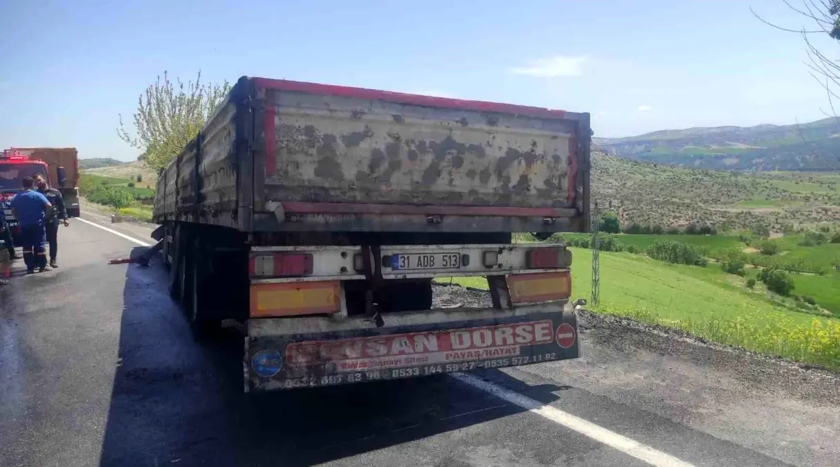 Adıyaman\'da Tırın Dorsesinde Yangın Çıktı