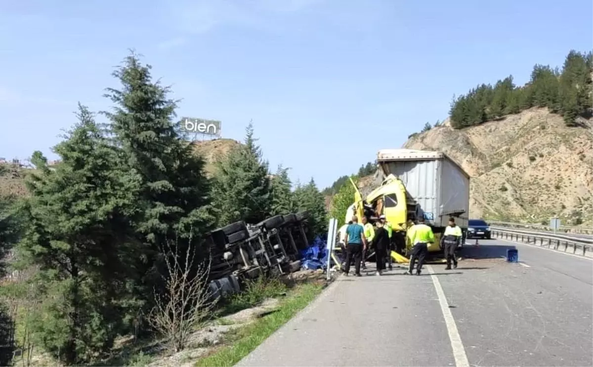 Bilecik\'te Tır Çarpışmasında 3 Yaralı