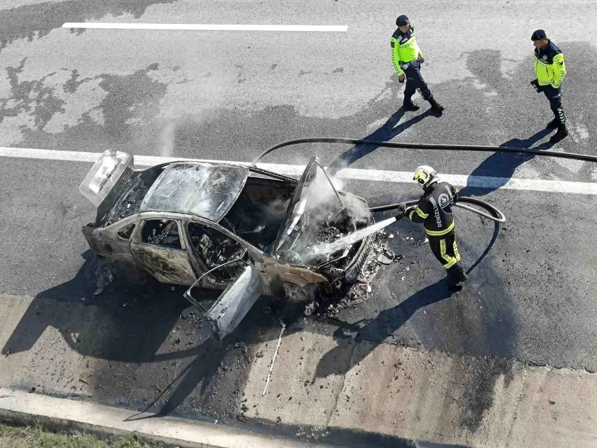 Denizli\'nde Otomobil Yangını