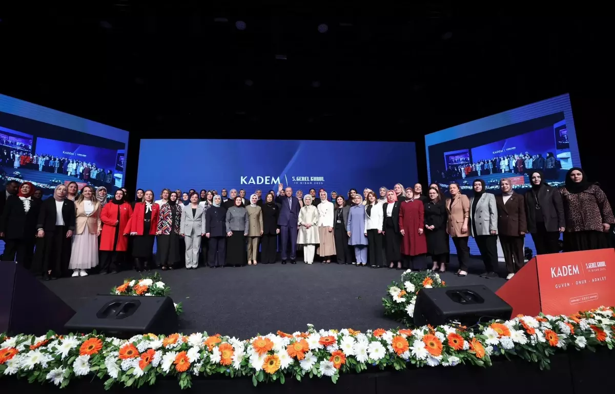 Emine Erdoğan, KADEM Yönetim Kurulu Başkanı Canan Sarı\'yı Tebrik Etti