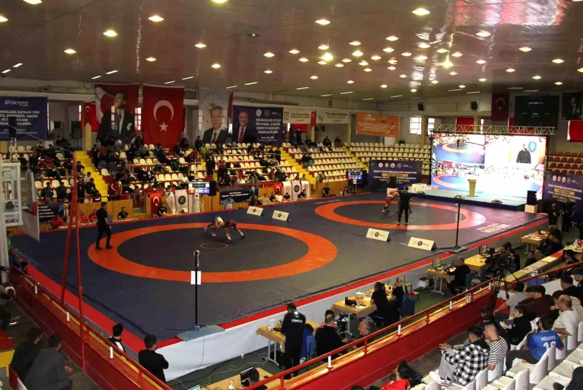 İşitme Engelliler Güreş Türkiye Şampiyonası\'nın açılış seremonisi yapıldı