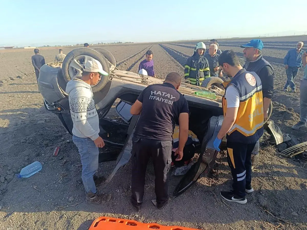 Hatay\'da Otomobil Takla Attı: 3 Yaralı