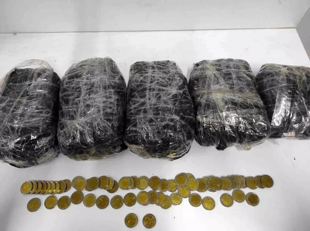 Mersin\'de 5 Bin Sahte Euro Ele geçirildi