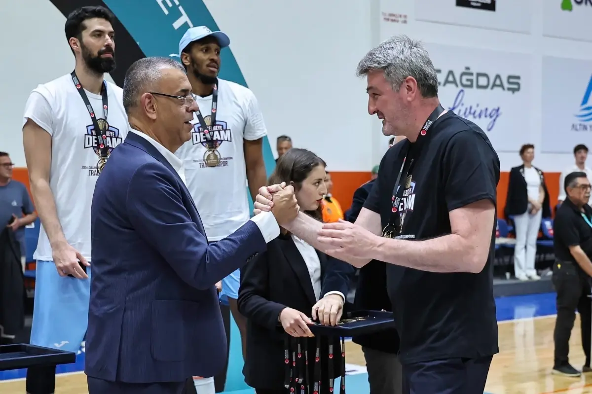 Trabzonspor Şampiyonluk Kupasını Aldı