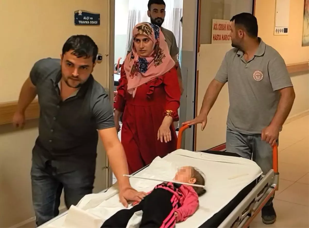 İnegöl\'de Çocuk Giysi Askısıyla Yaralandı