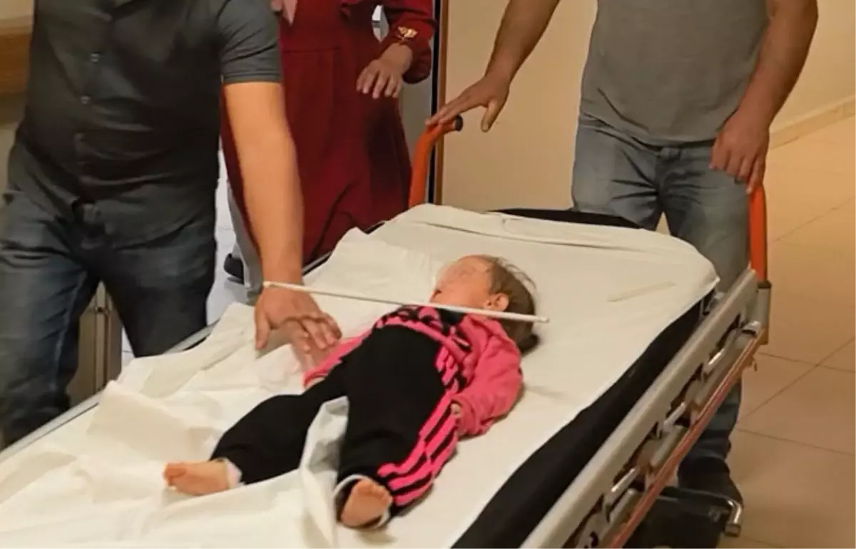 Çocuk Kıyafet Askısıyla Yaralandı