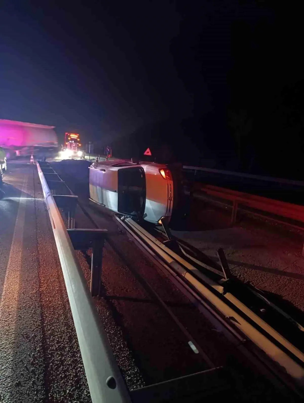 Bilecik\'te Trafik Kazası: Sürücü Yaralandı